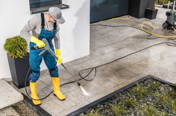 Best Roof Pressure Washing  in Hartville, OH